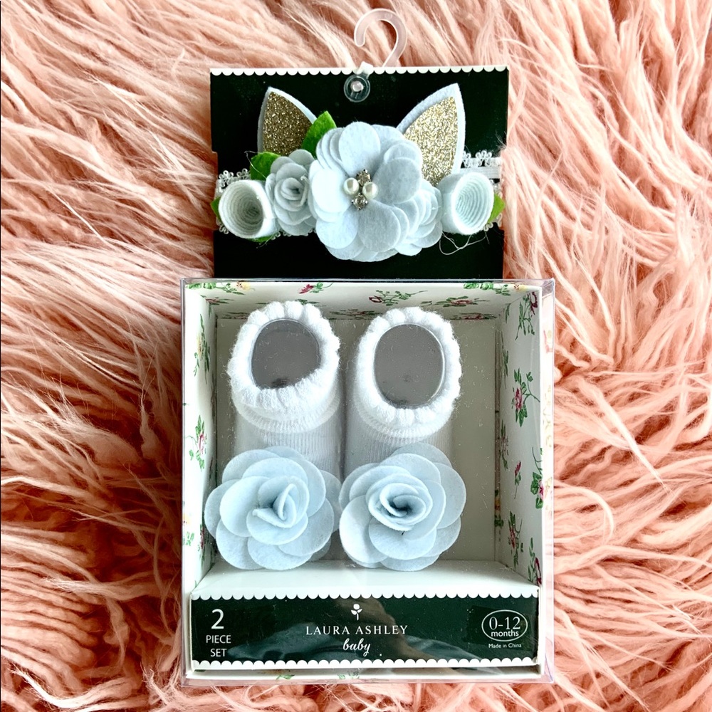 Laura Ashley Baby: Headwrap/Socks Set
